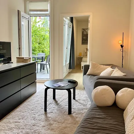 2 Bedroom Apartment With Garden Close To Station Ghent Exterior photo