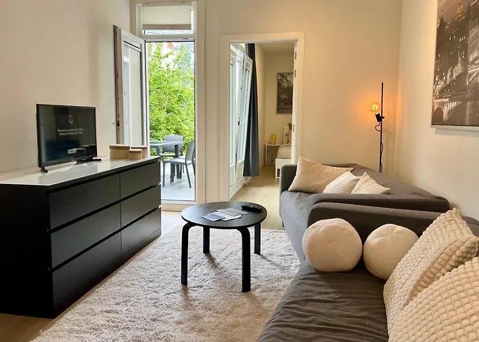 2 Bedroom Apartment With Garden Close To Station