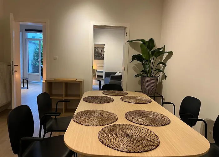 2 Bedroom Apartment With Garden Close To Station
