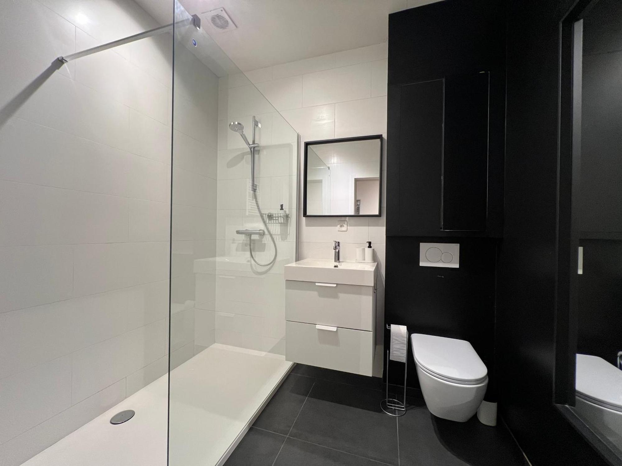 2 Bedroom With Garden Close To Station *