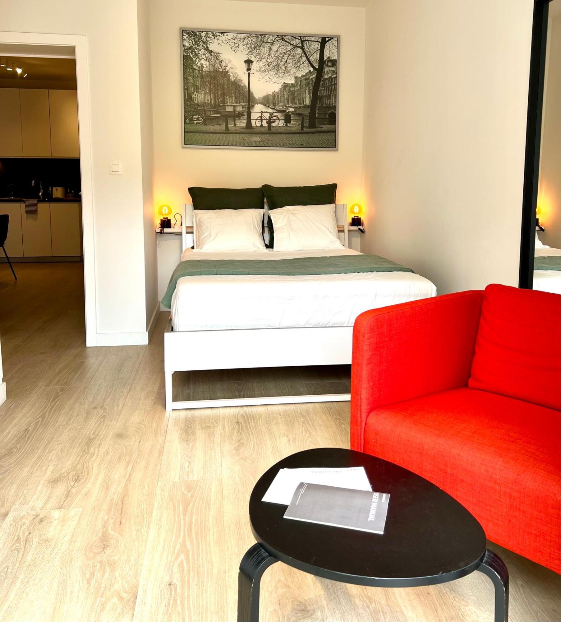 2 Bedroom With Garden Close To Station Apartment